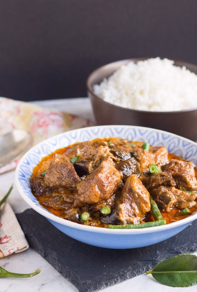 Can you cook Thai red curry chicken in a slow cooker?