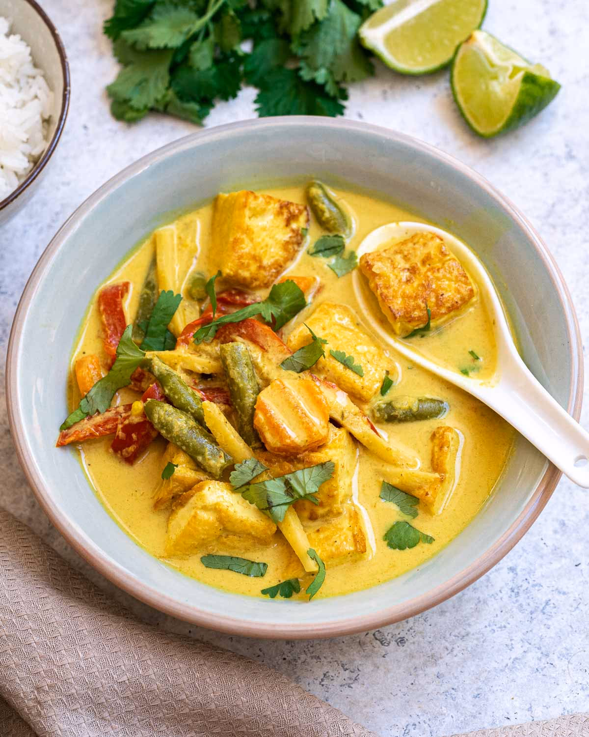 How do you make a vegan yellow curry?