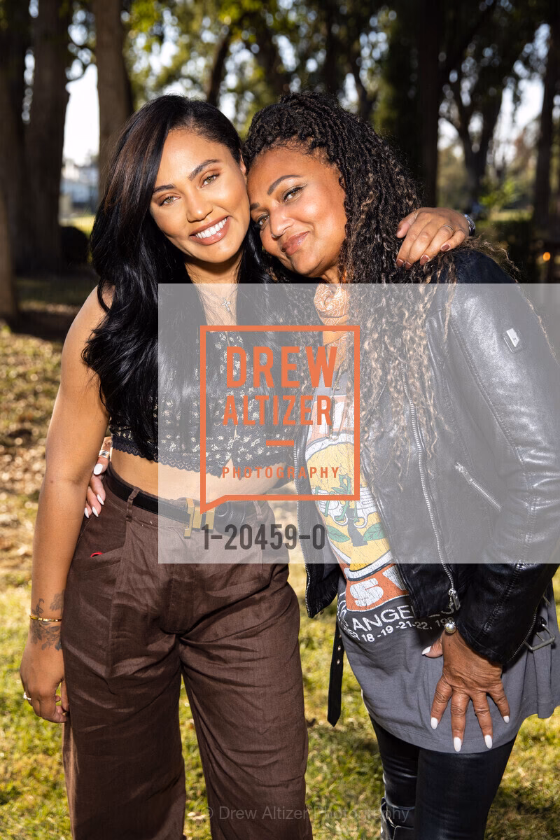 Who is Stephen Curry wife Ayesha Curry?