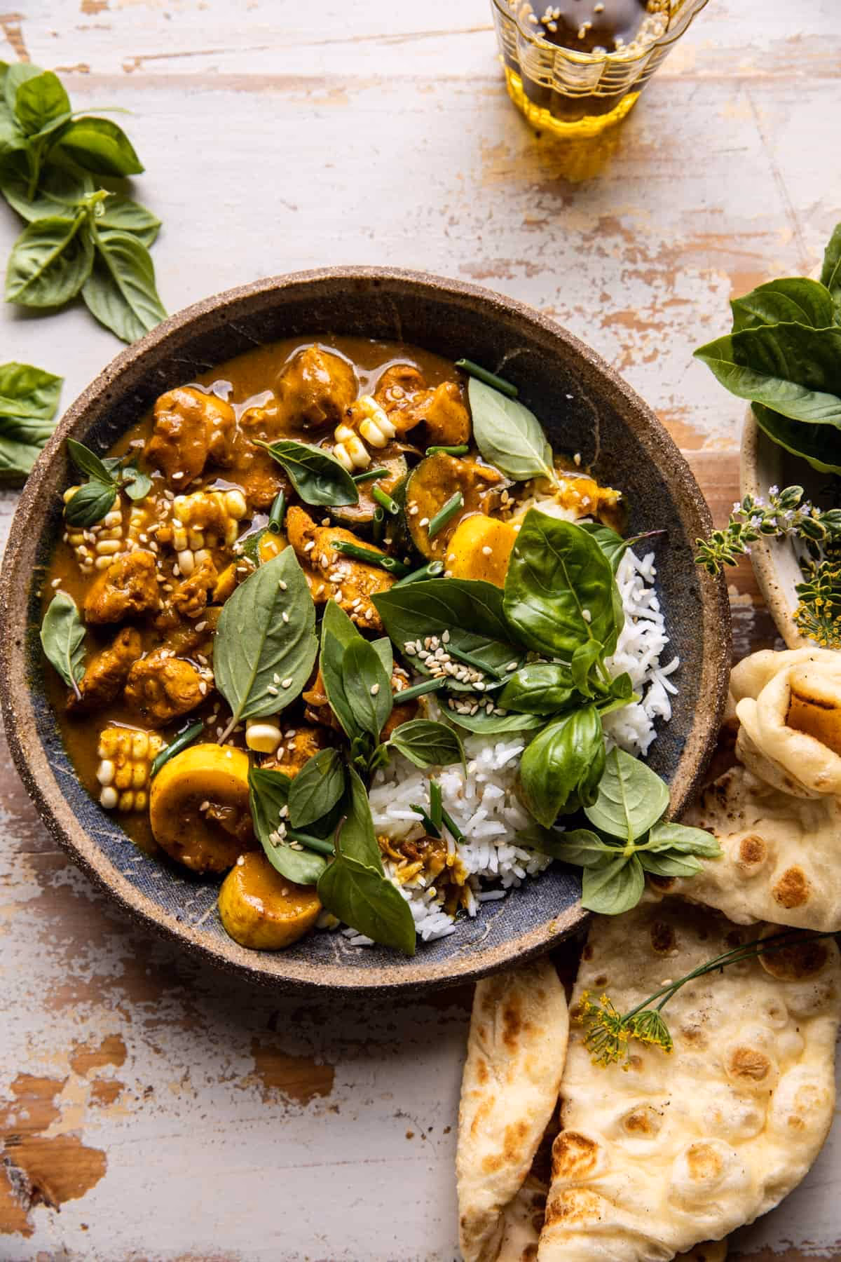 How do you make Thai chicken curry sauce?