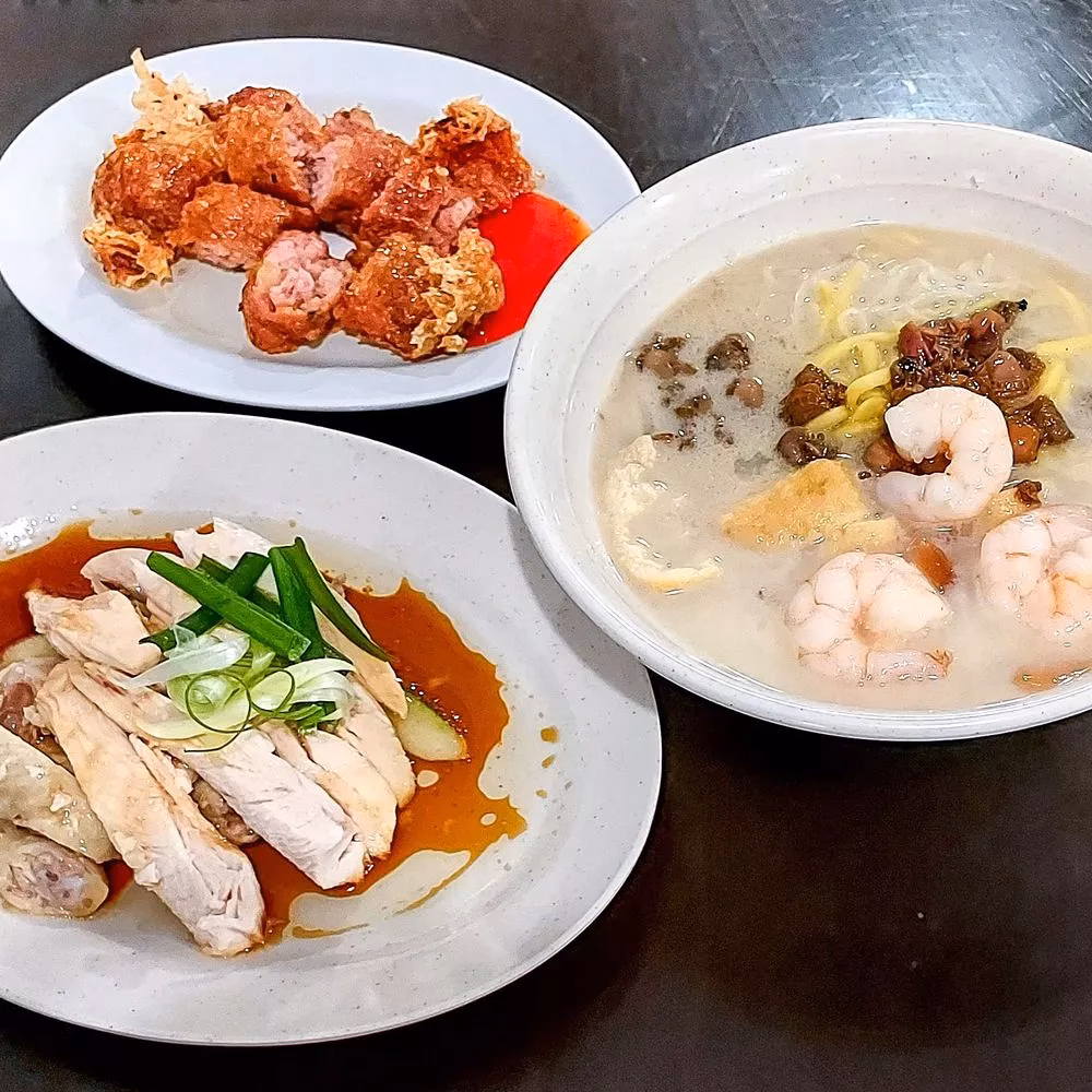 How much does white curry mee cost?