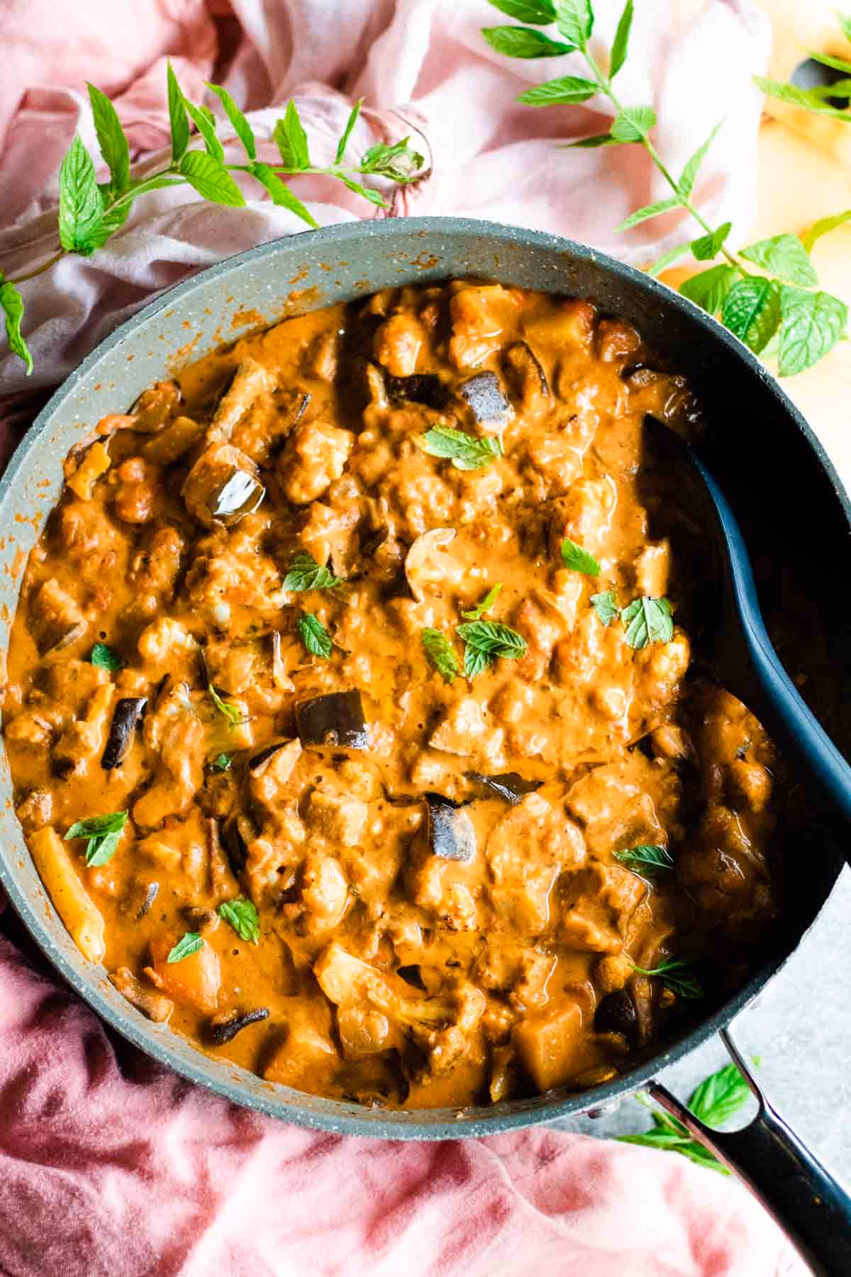 What does 'currycel' mean?