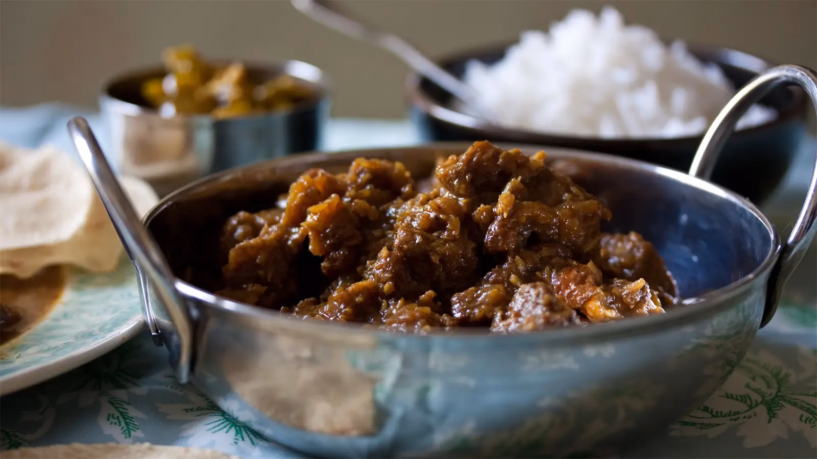 When did Curry become a popular food in Britain?