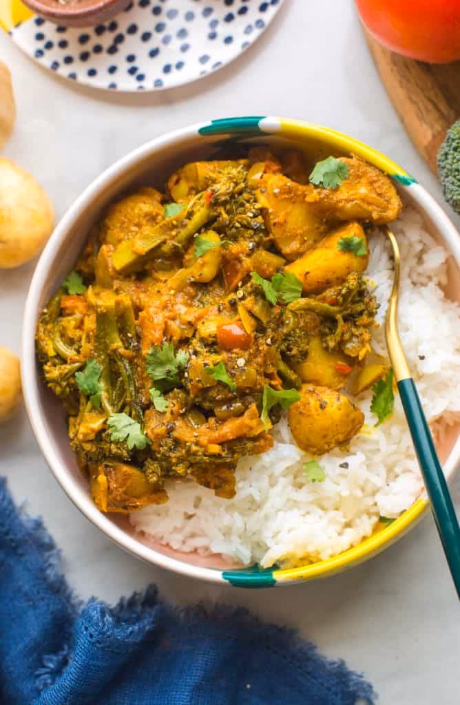 How do you cook broccoli & potatoes in curry sauce?
