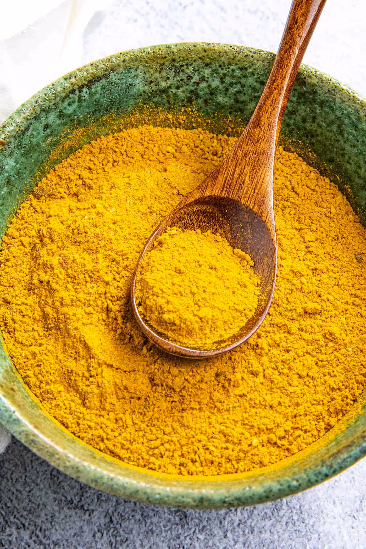 Does Jamaican curry powder have hot peppers?