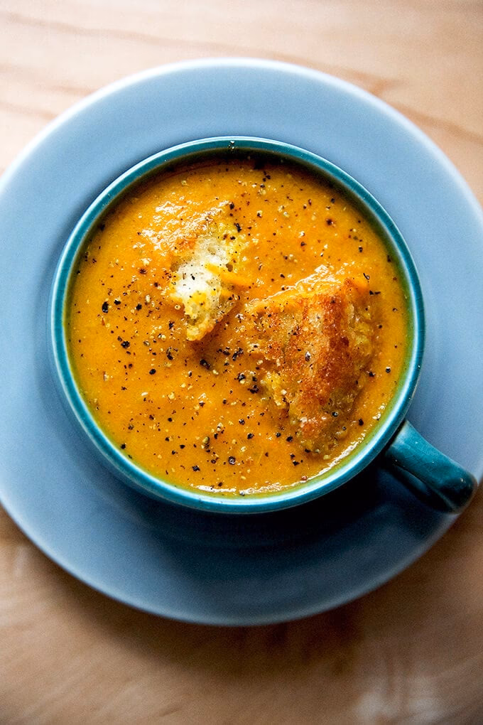 Does Thai red curry paste make carrot soup?