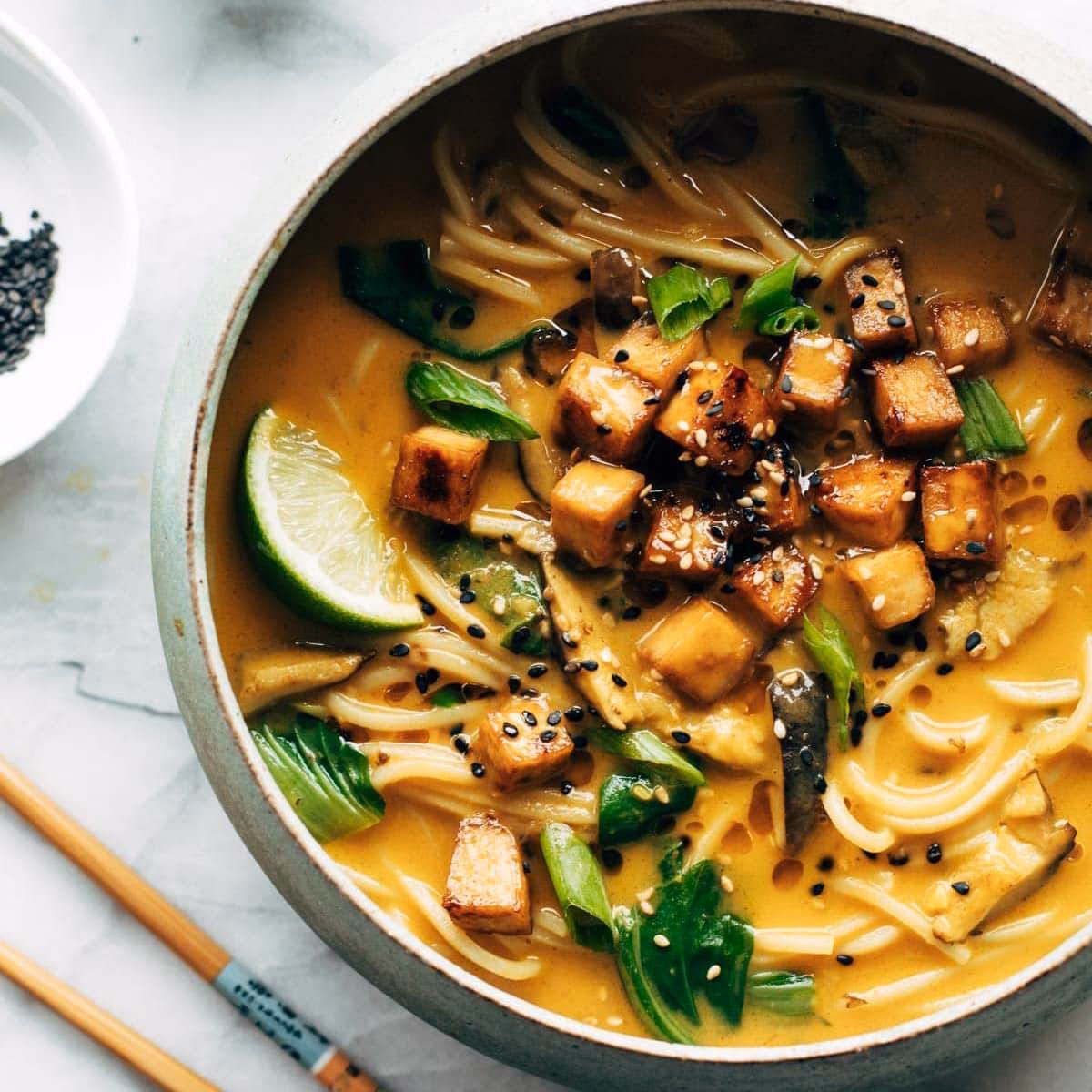 What vegetables can you add to this coconut curry ramen?