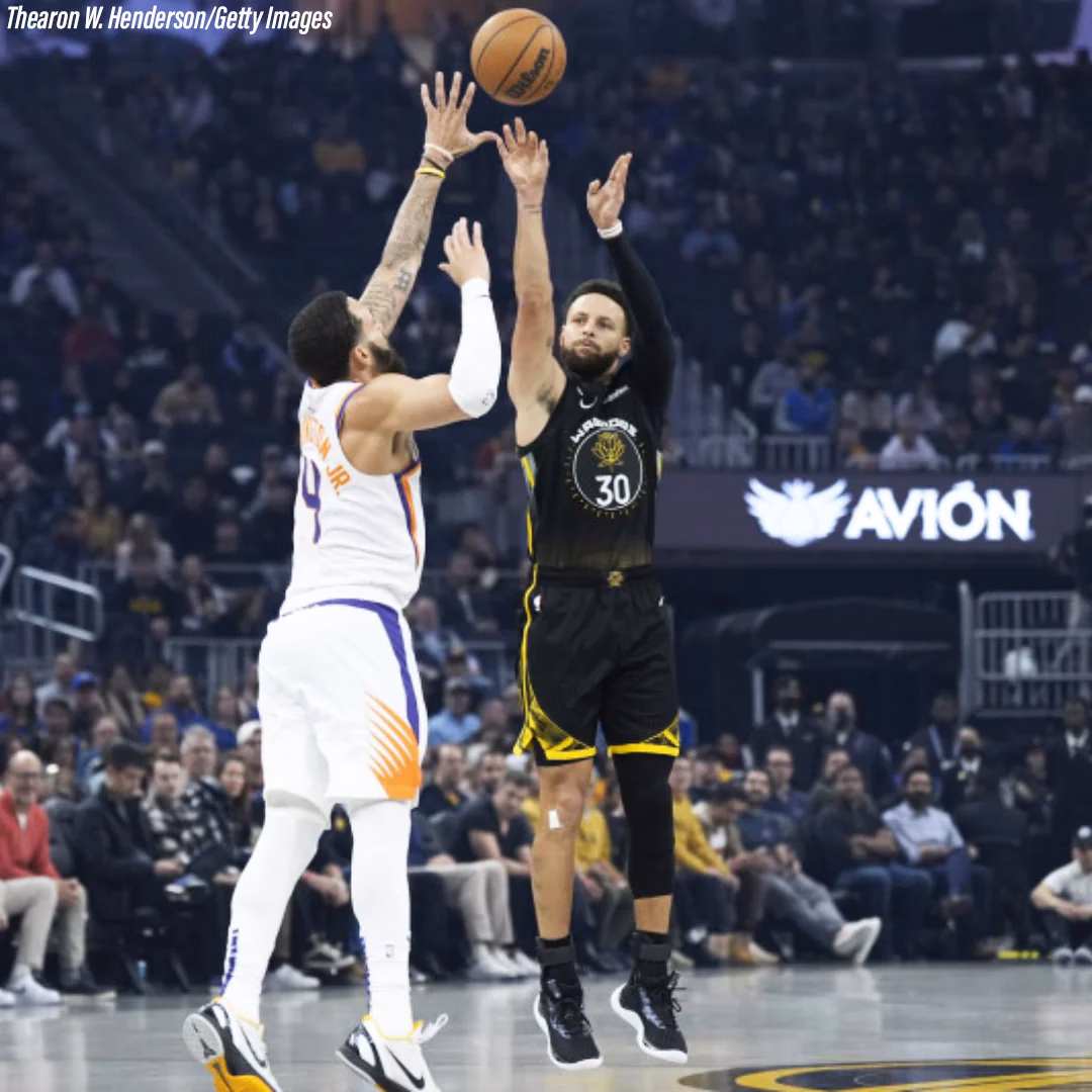 Did Stephen Curry suffer a subluxation of his left shoulder?