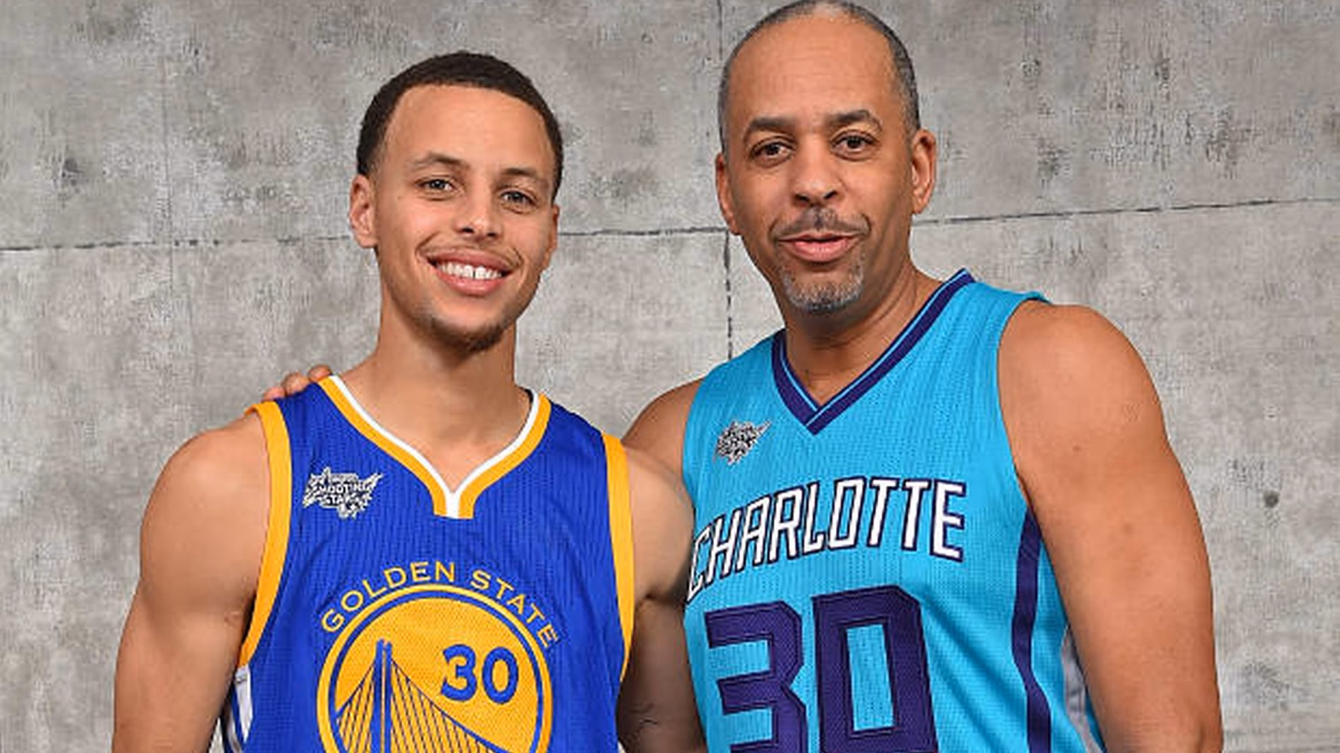 How old is Stephen Curry mother Sonya Curry?