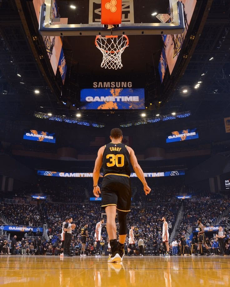 How many authentic Curry stock photos are there?