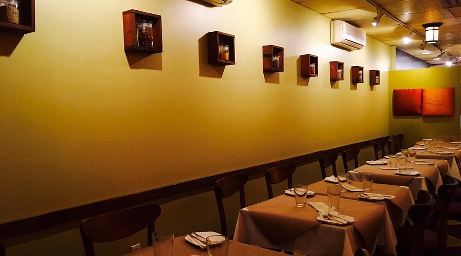 Is curry house a good place to eat?