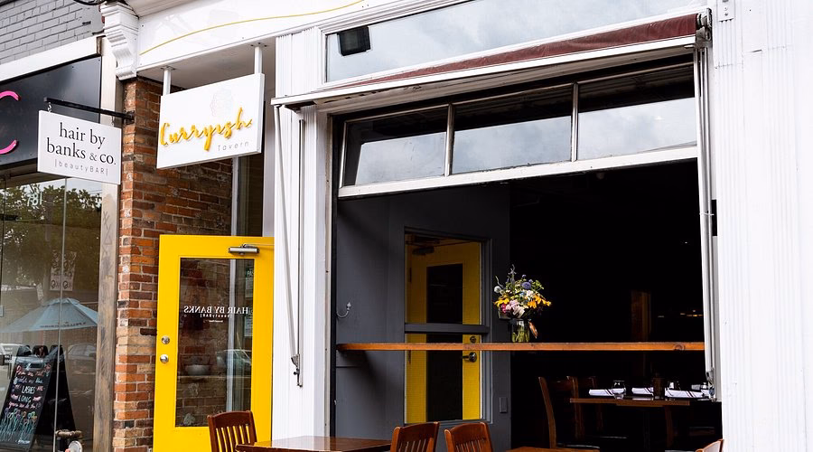 Is curry house a good place to eat?