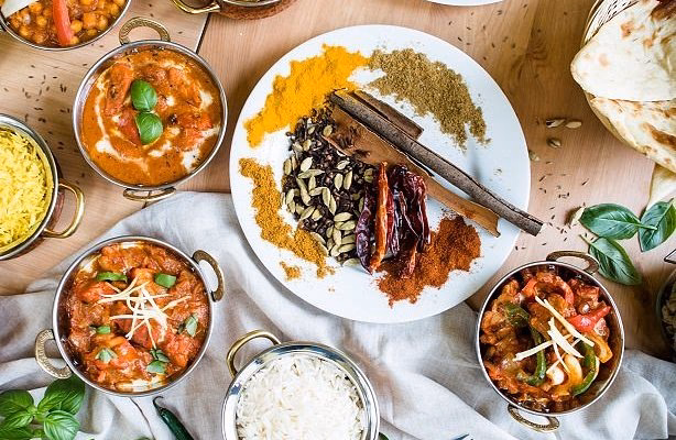 Where can I order food online in Poznan?