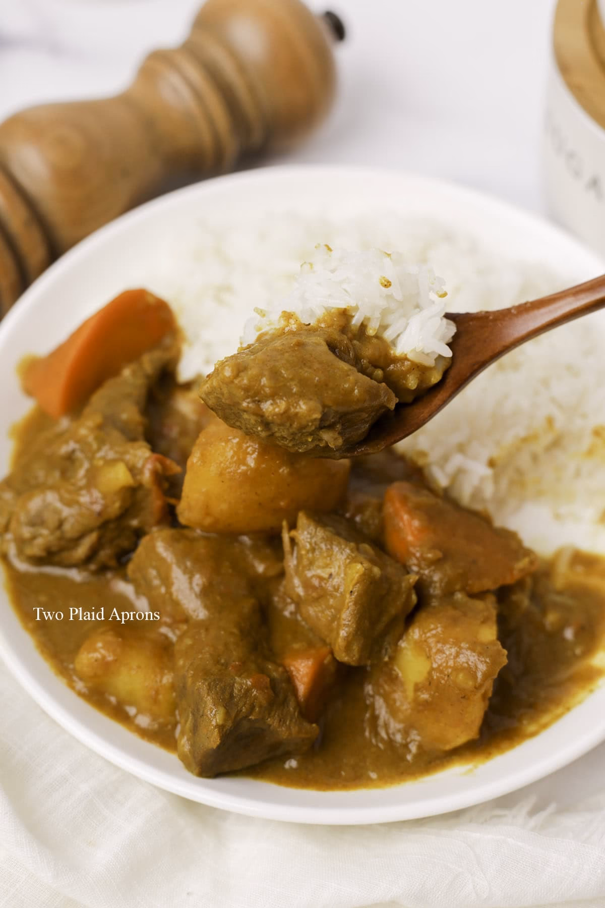 How do you cook a beef curry in the anime?