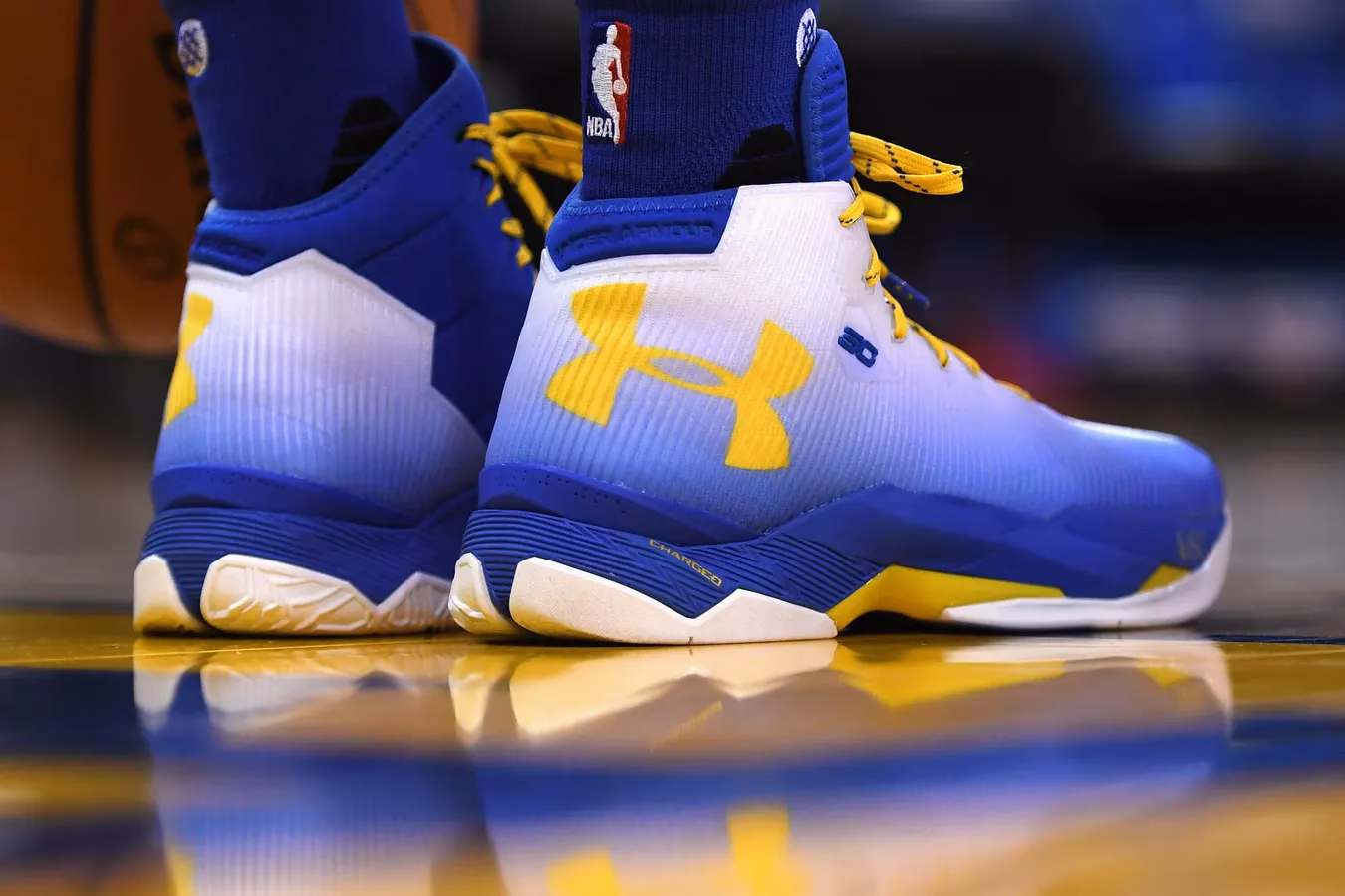 What will happen when Curry sells a sneaker?