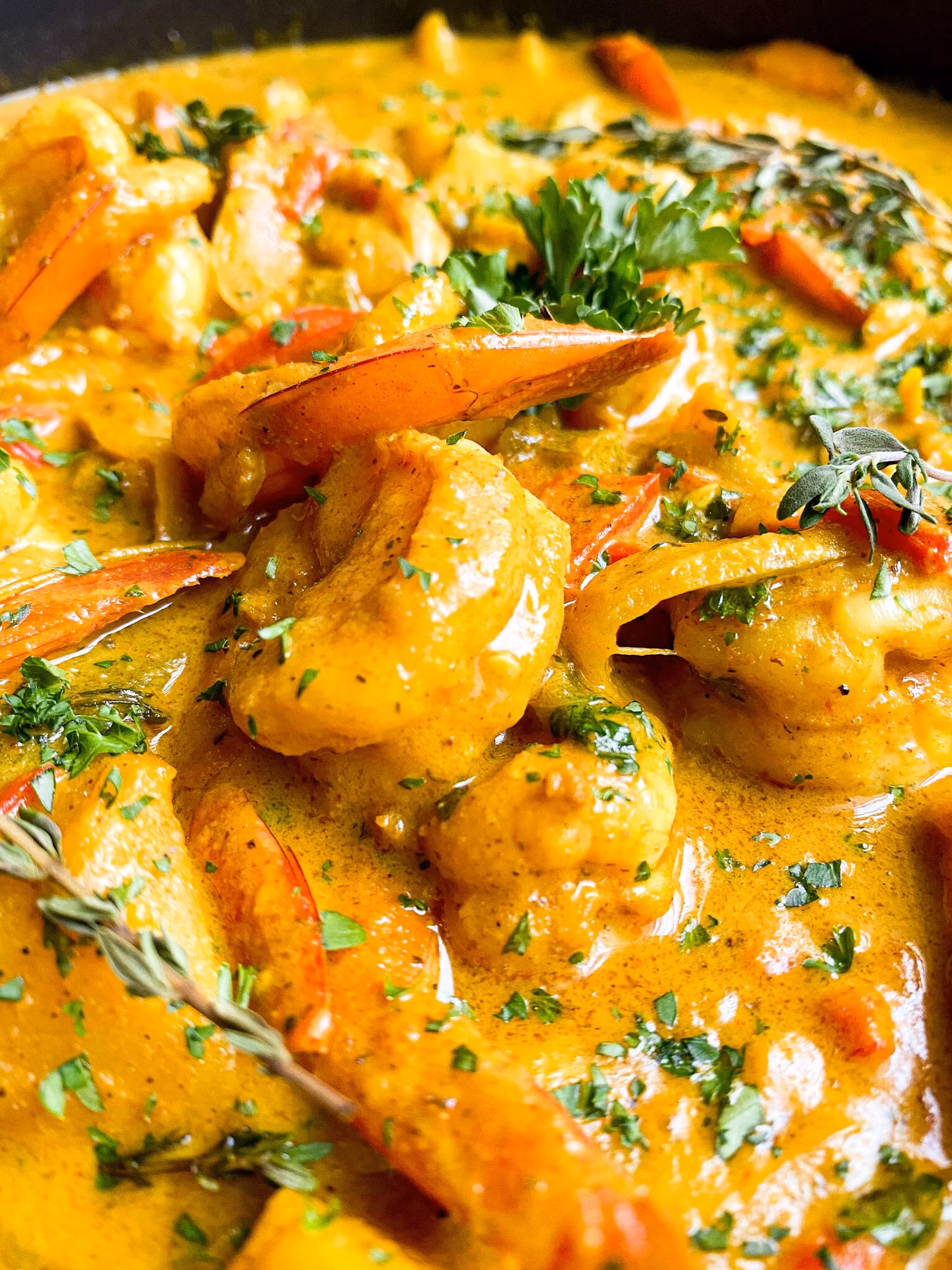 How long does coconut curry shrimp take to cook?