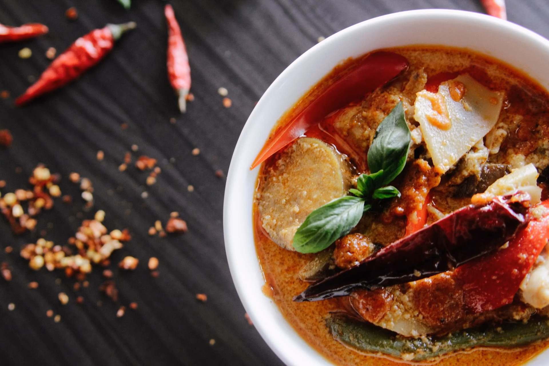 Can pregnant women eat spicy food?