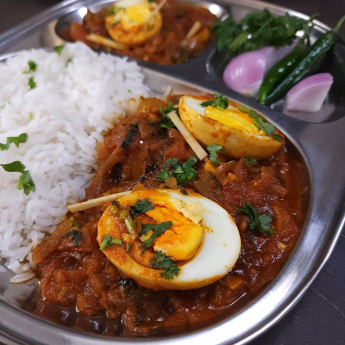 What are the different types of egg masala curry?