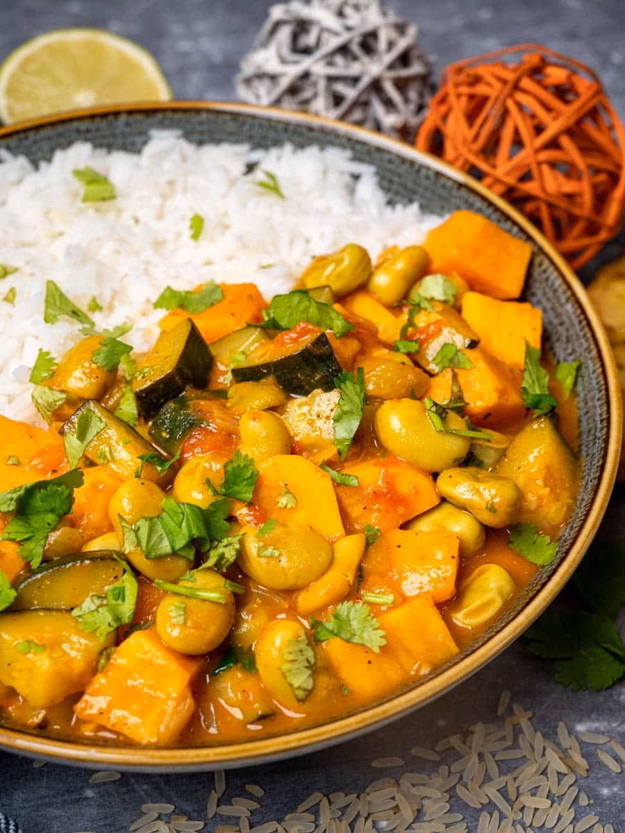 What can I add to a broad bean curry?