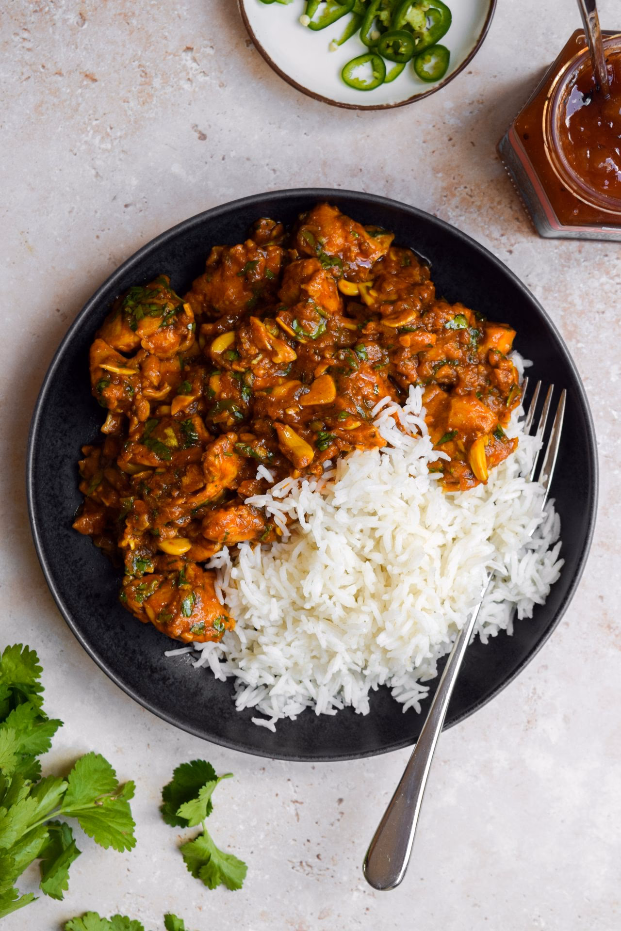 What is South Indian garlic chilli chicken curry?