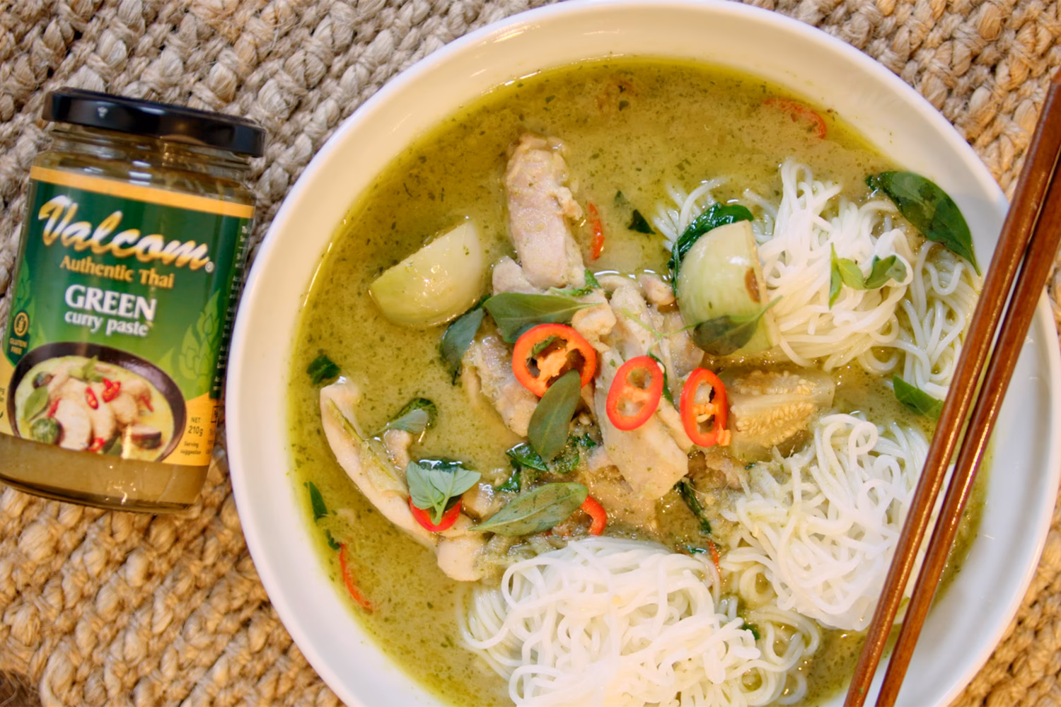How to make Thai green curry noodle?