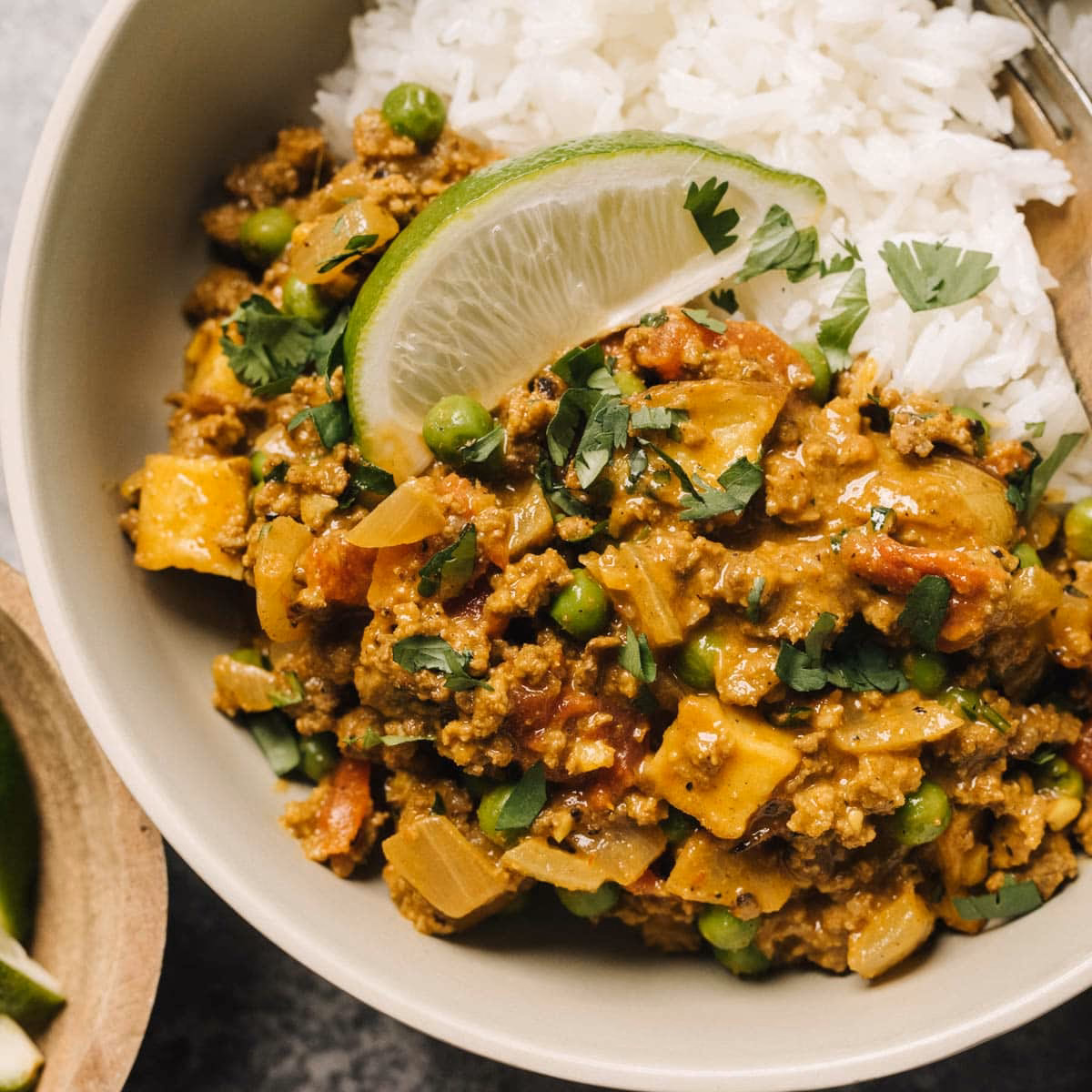 What is beef & vegetable curry?