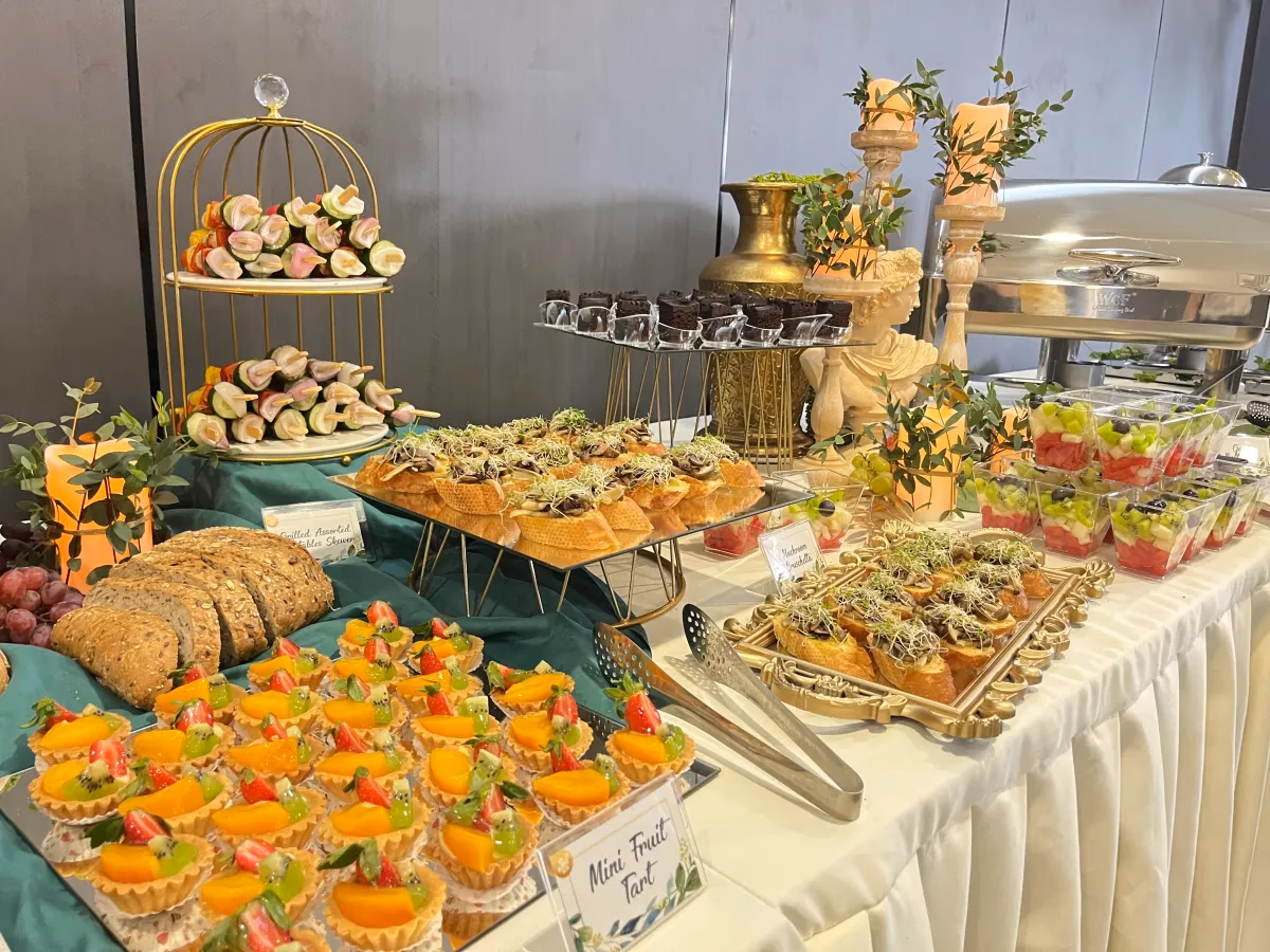 What to eat at a Muslim dinner party?