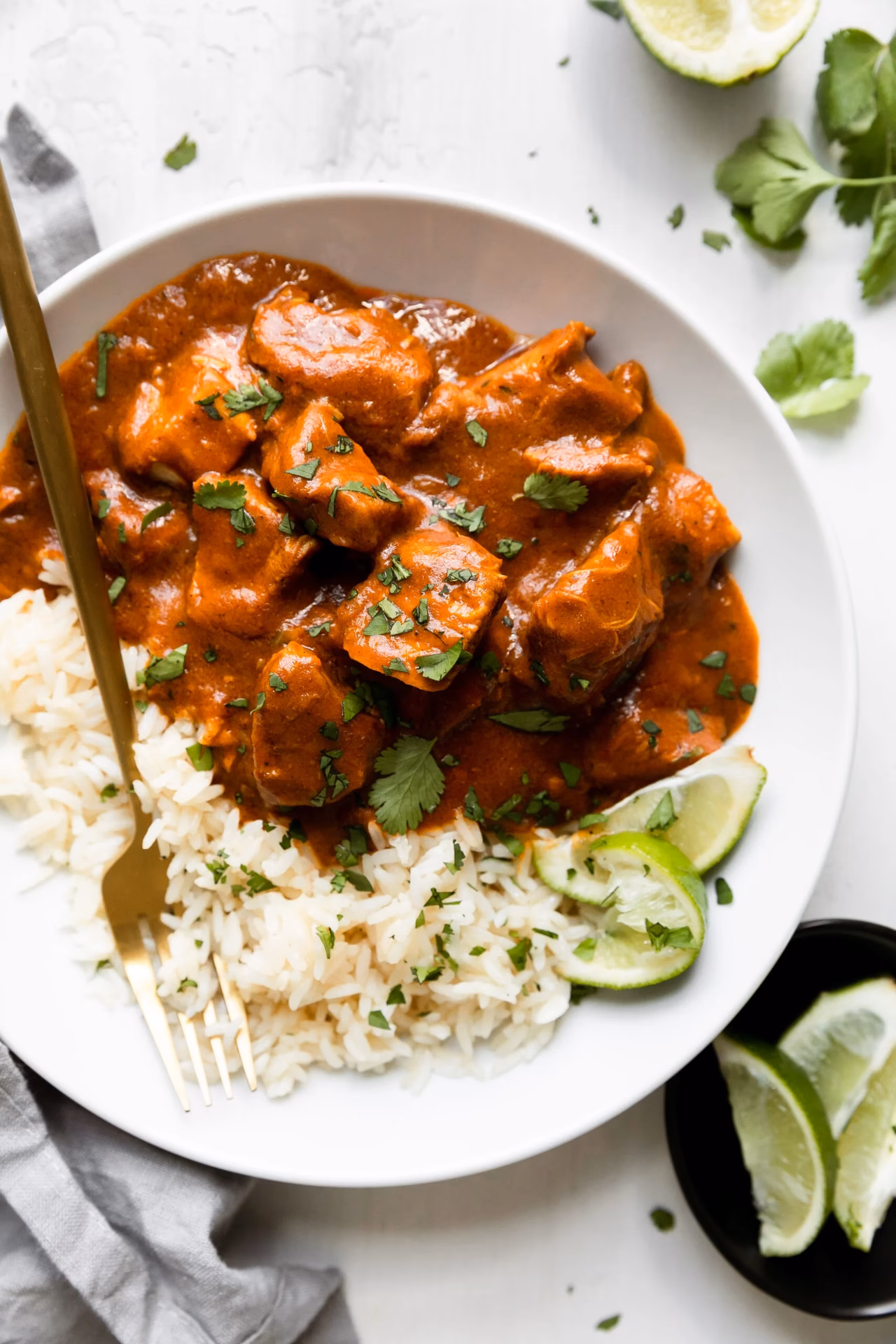 What does chicken tikka masala taste like?