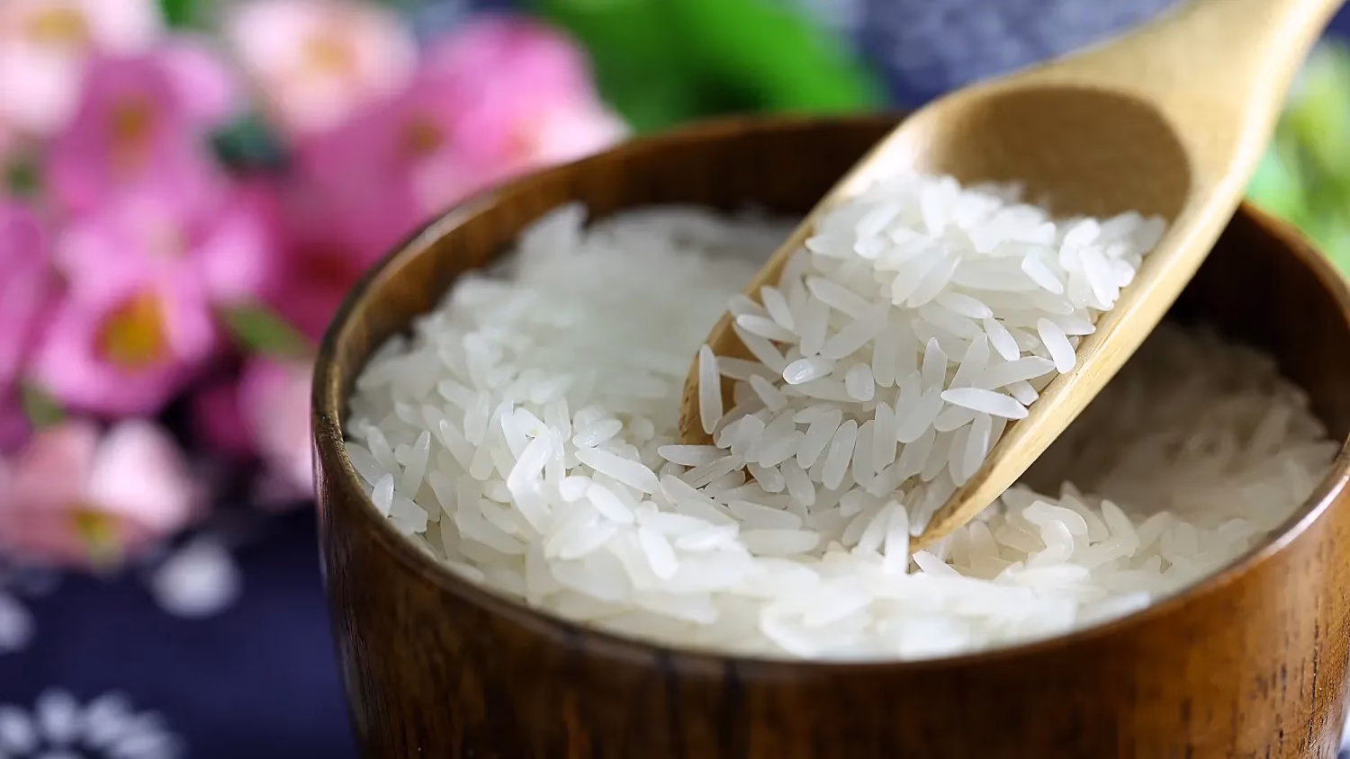 What microbial substitutes can be used in halal fermentation?