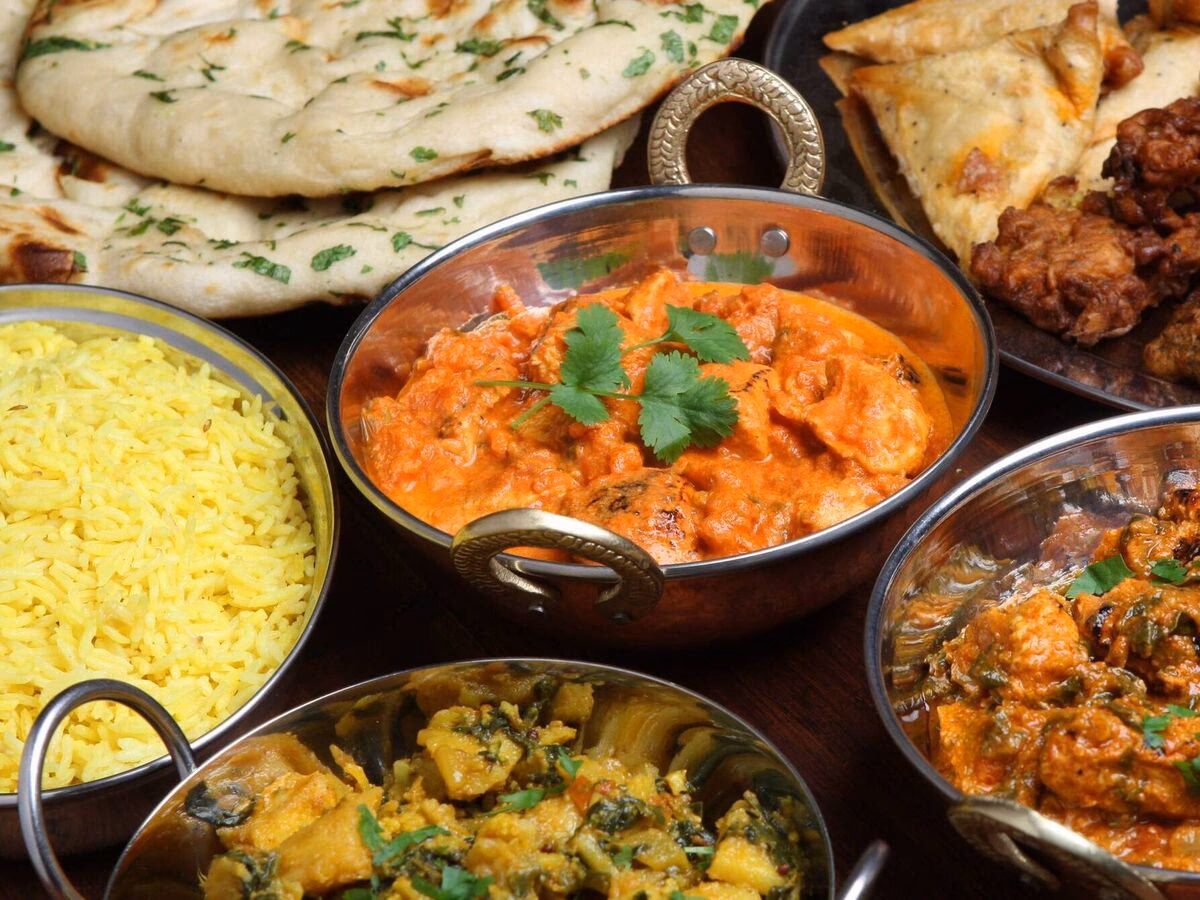 What is the difference between korma & chicken tikka masala?