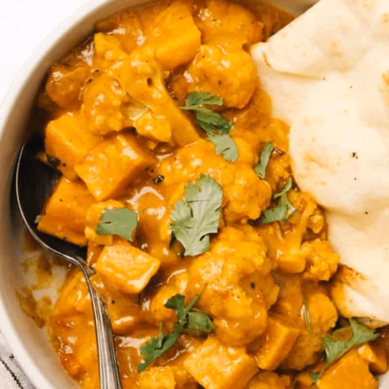 How do you make a curry with cauliflower & potatoes?