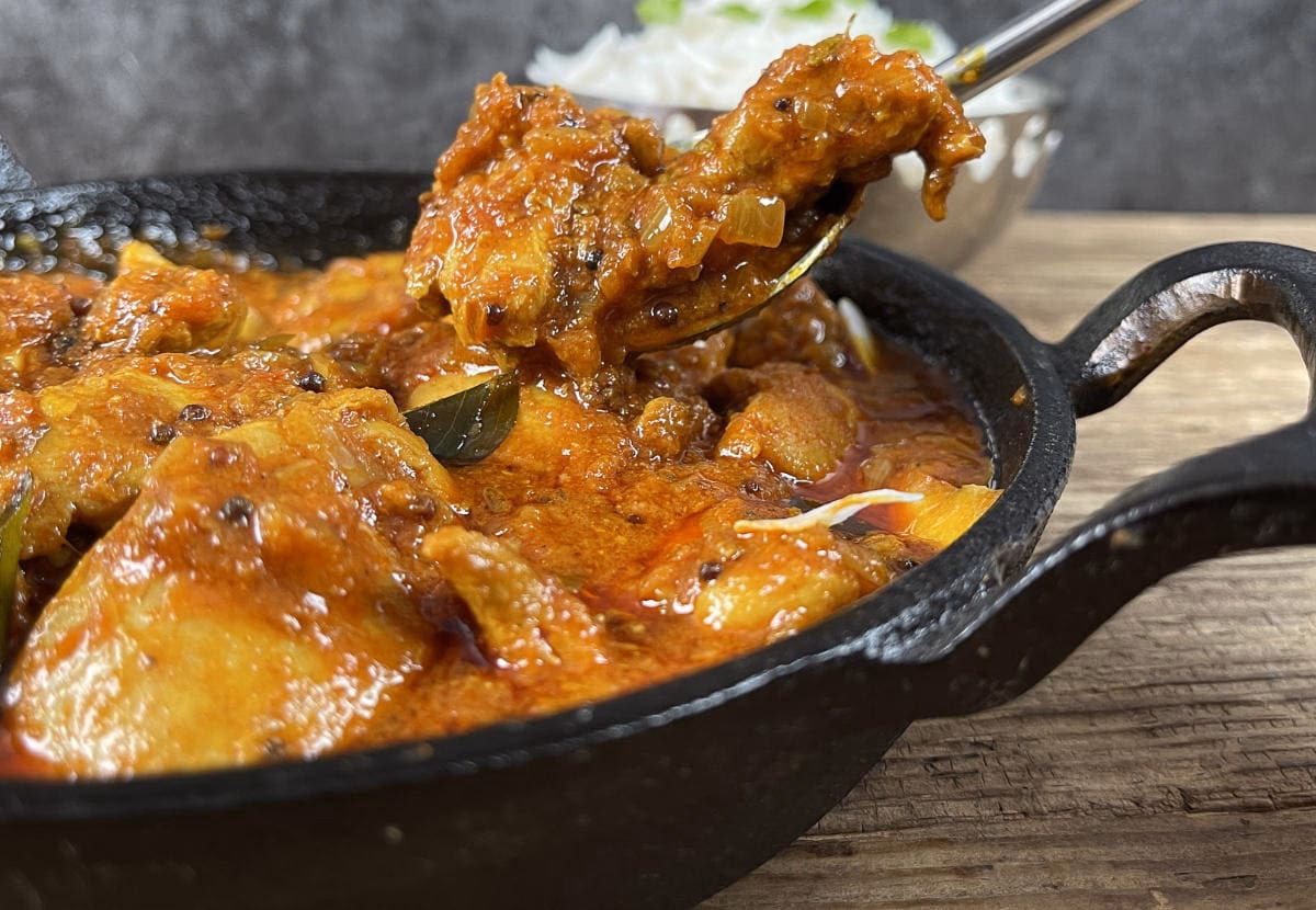 What is easy chicken curry from Kerala?