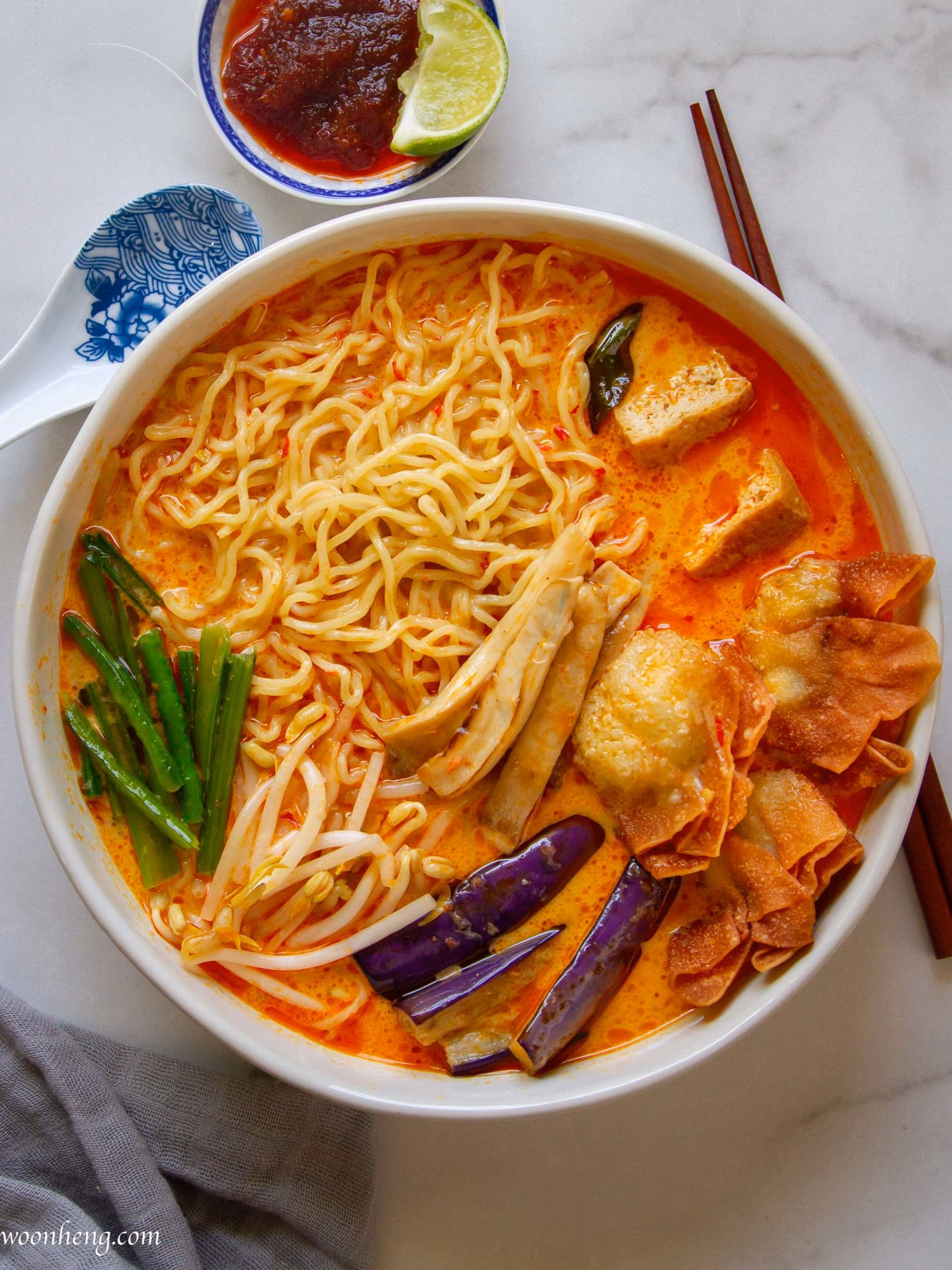 What is spicy curry laksa?