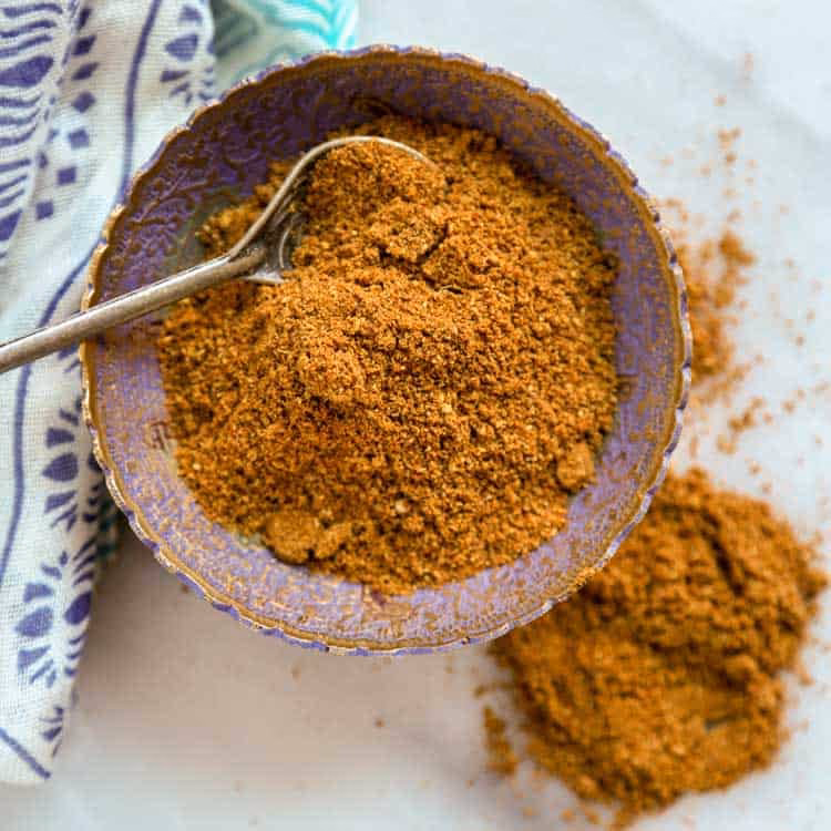 What does Malaysian curry powder taste like?