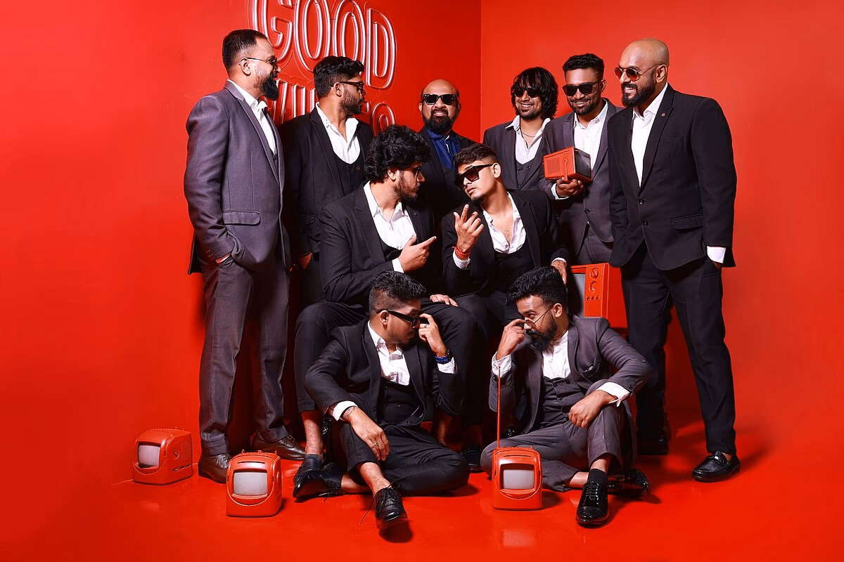 What languages does Masala Coffee perform in?