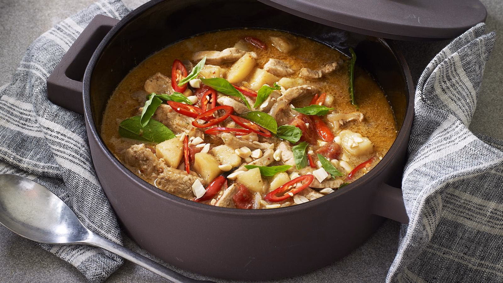 How to make massaman curry soup sour & sweet?