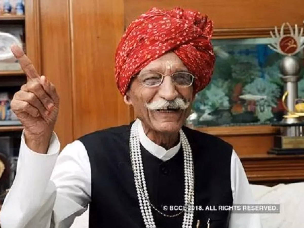 How many schools has MDH developed under the leadership of Mahashay Dharampal Gulati?