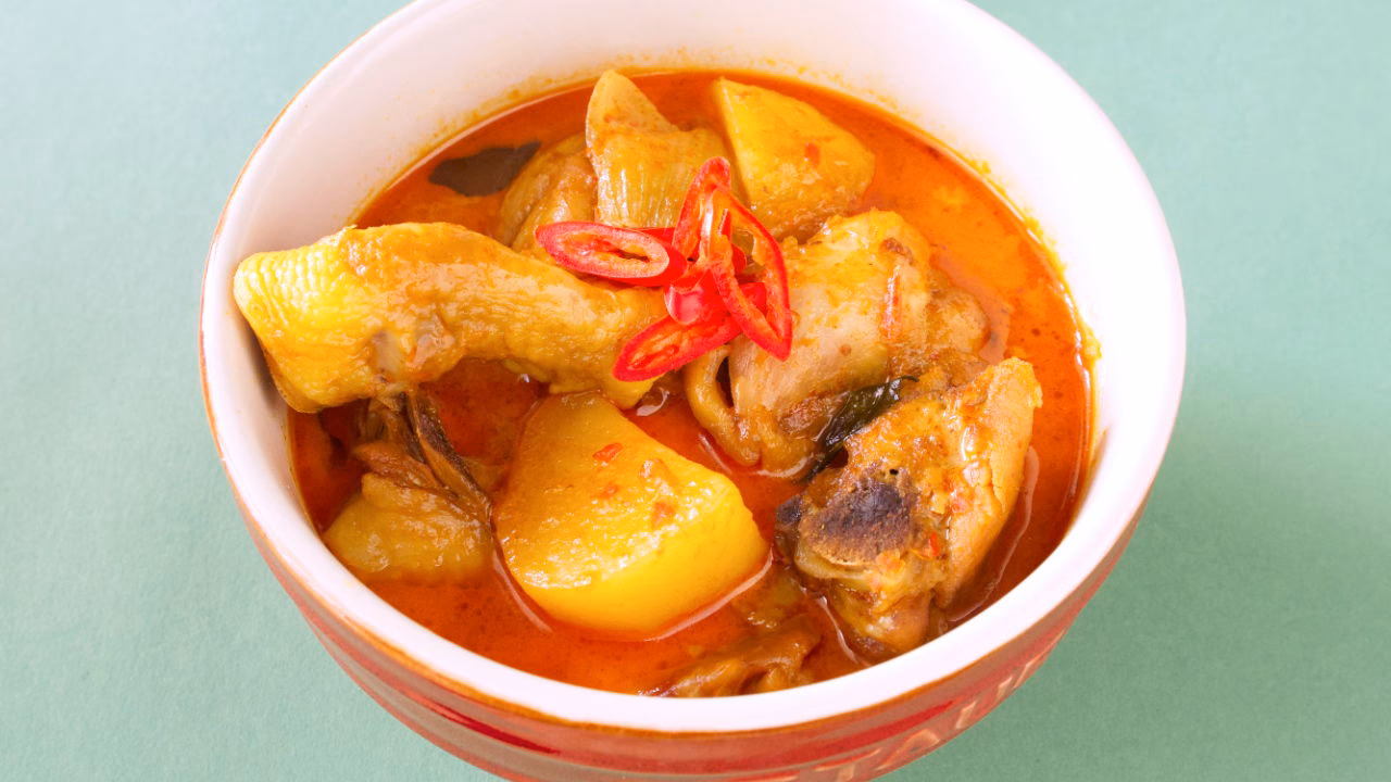 What is Nyonya chicken curry?
