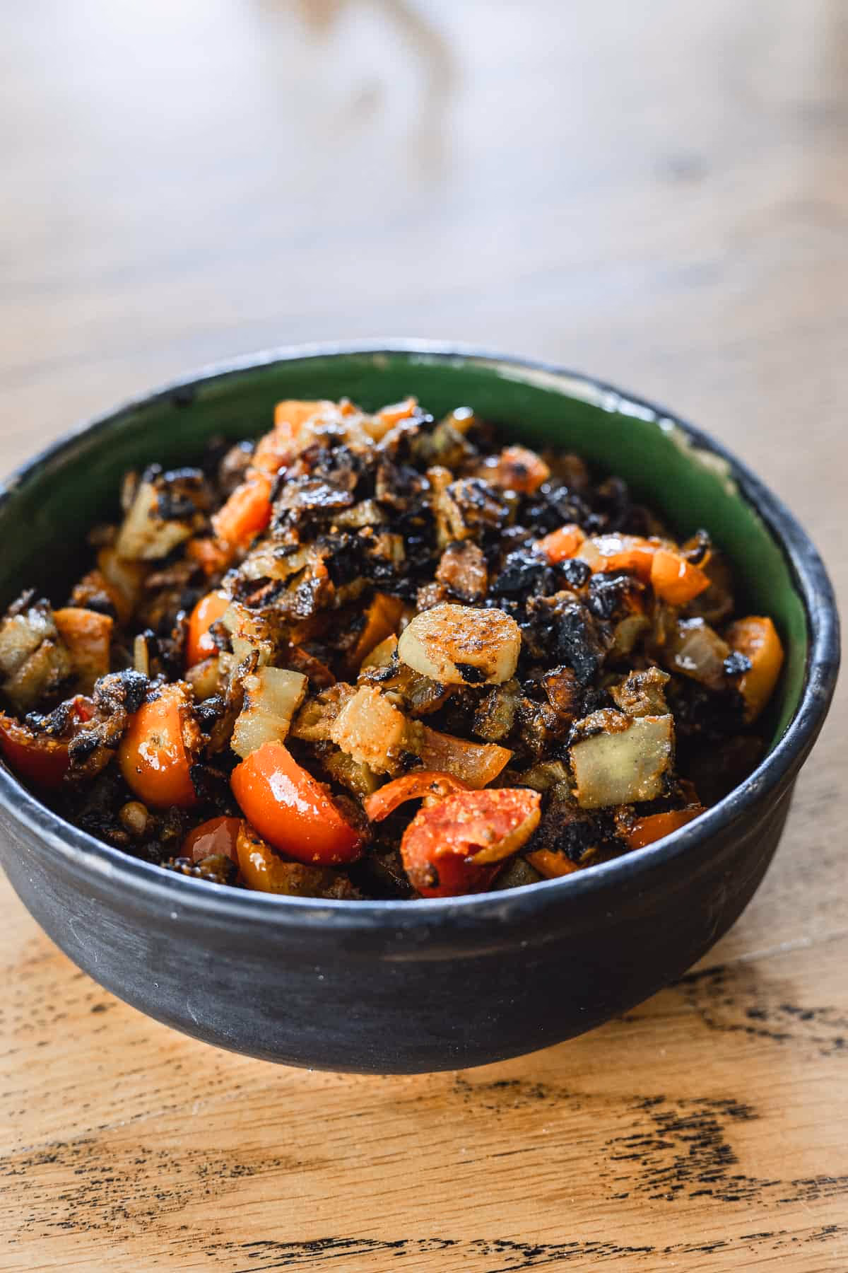 How do you cook okra in a frying pan?