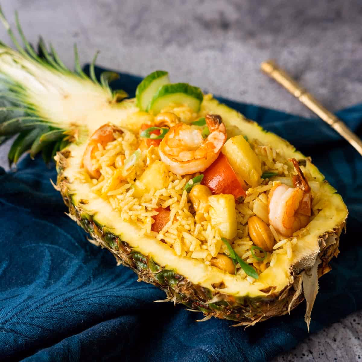How to serve pineapple fried rice in a Pineapple Bowl?