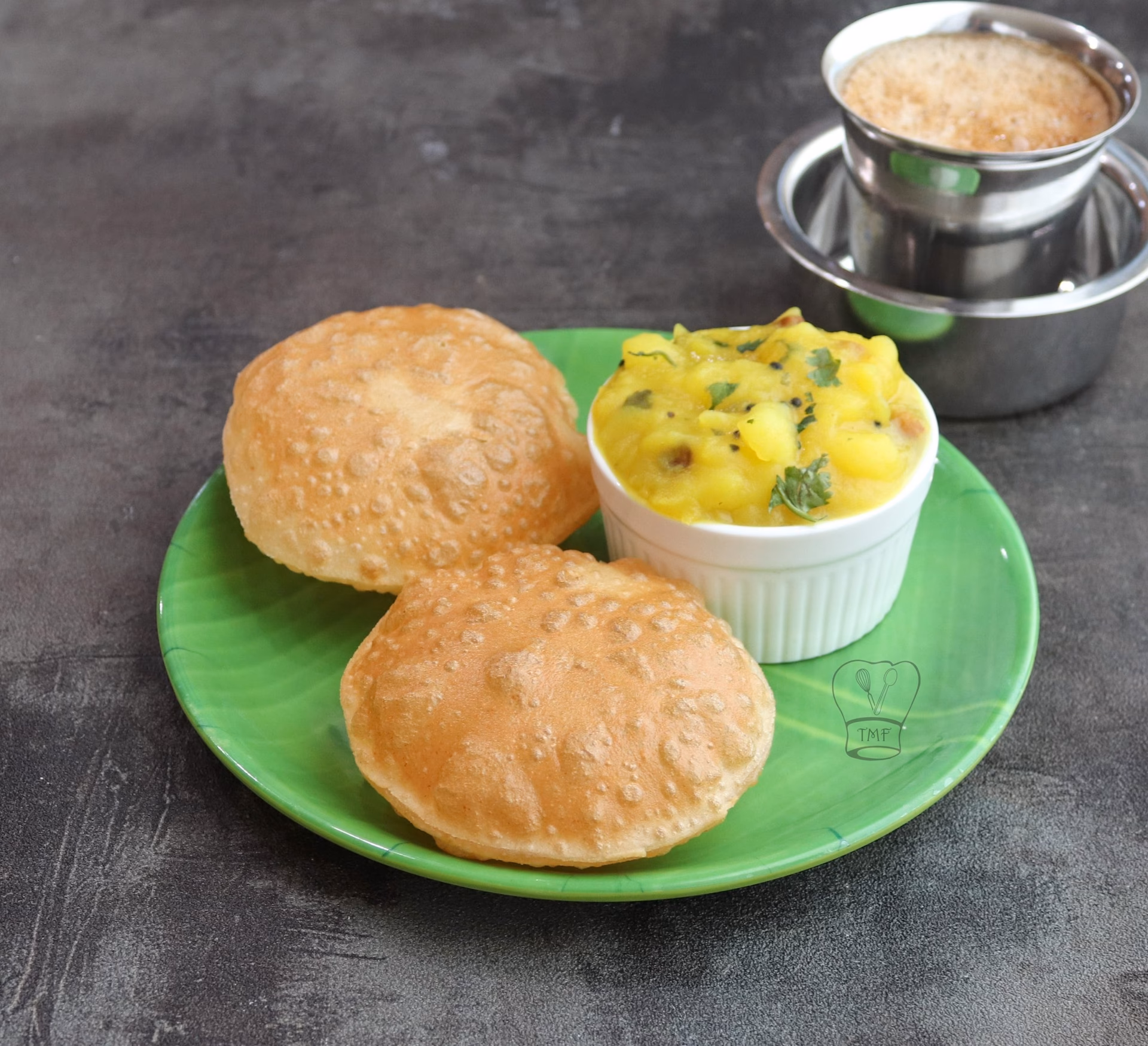 What is the difference between dosa Aloo and Poori masala?