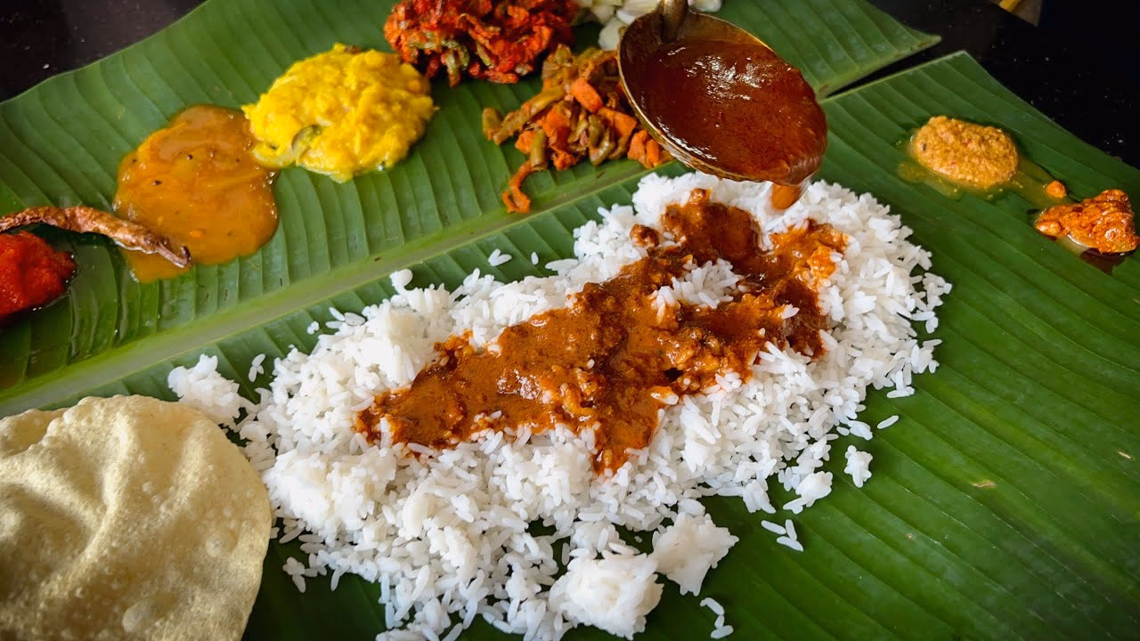 What is rice and Curry in banana leaf packets?