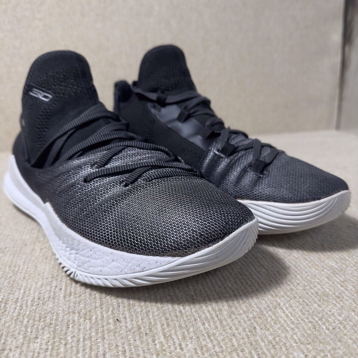 What Shoes does Seth Curry wear?