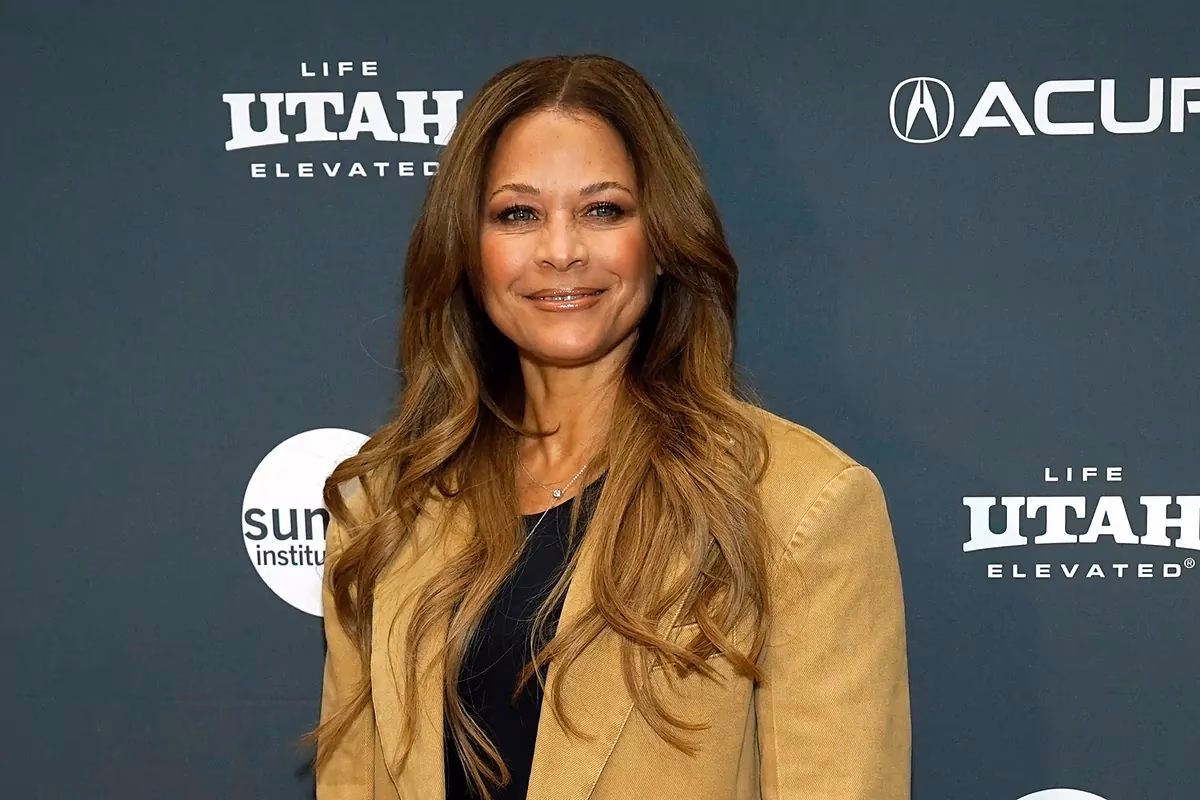 Is Sonya Curry married?