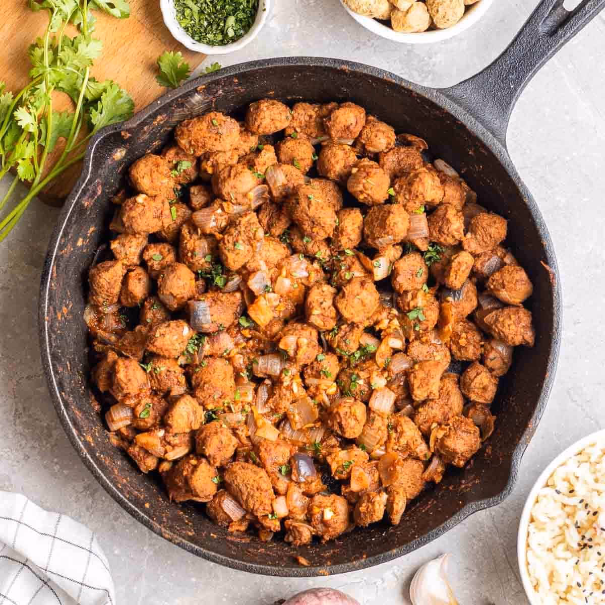 How to rehydrate soya chunks masala?