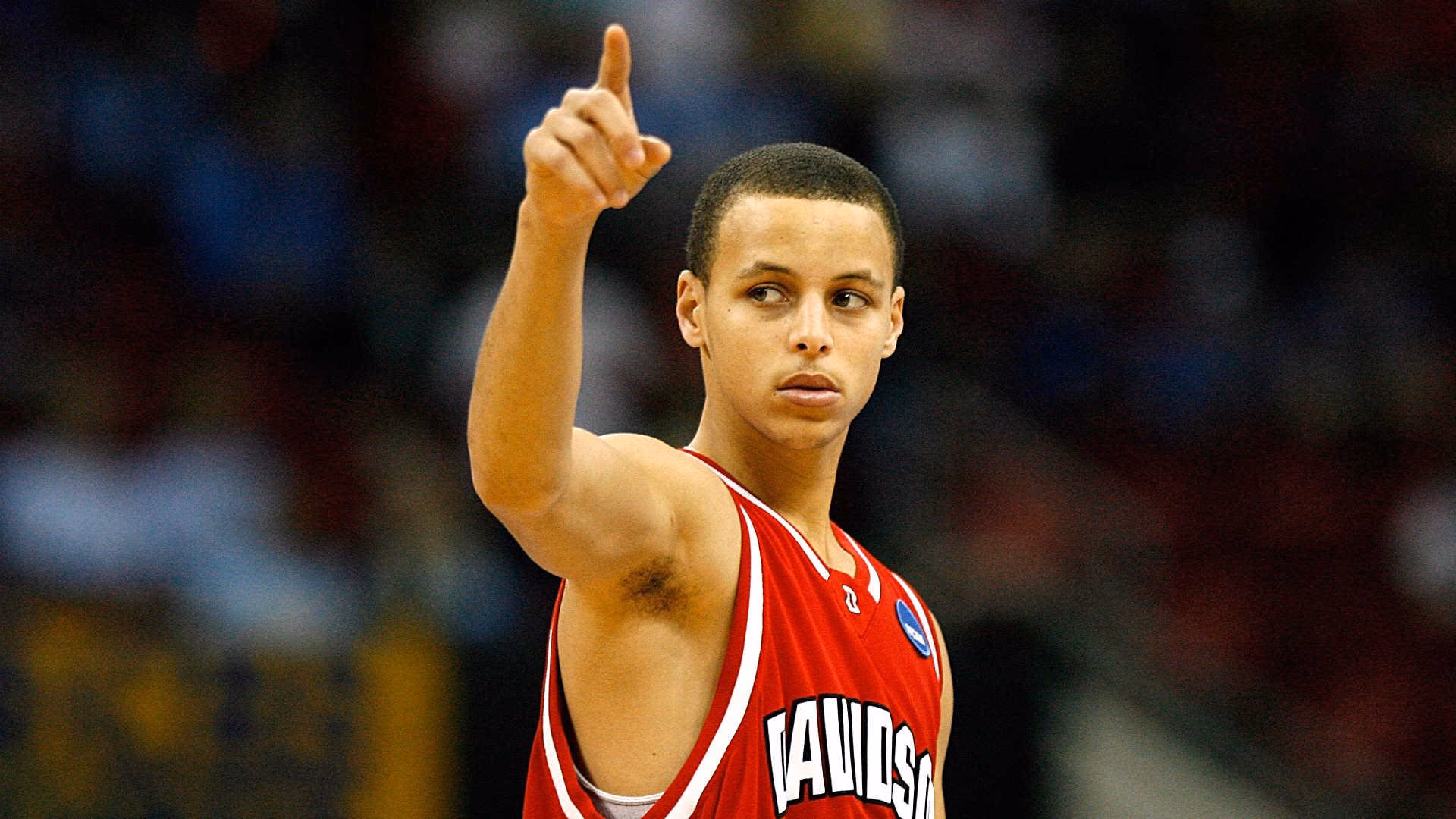 Is Steph Curry in the class of 2022?