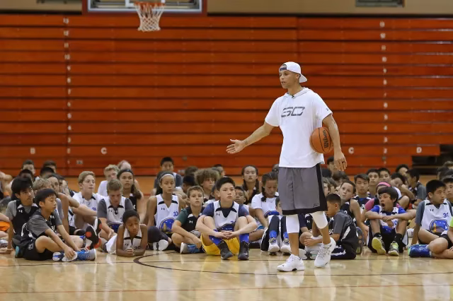 Does Steph Curry have a basketball camp?