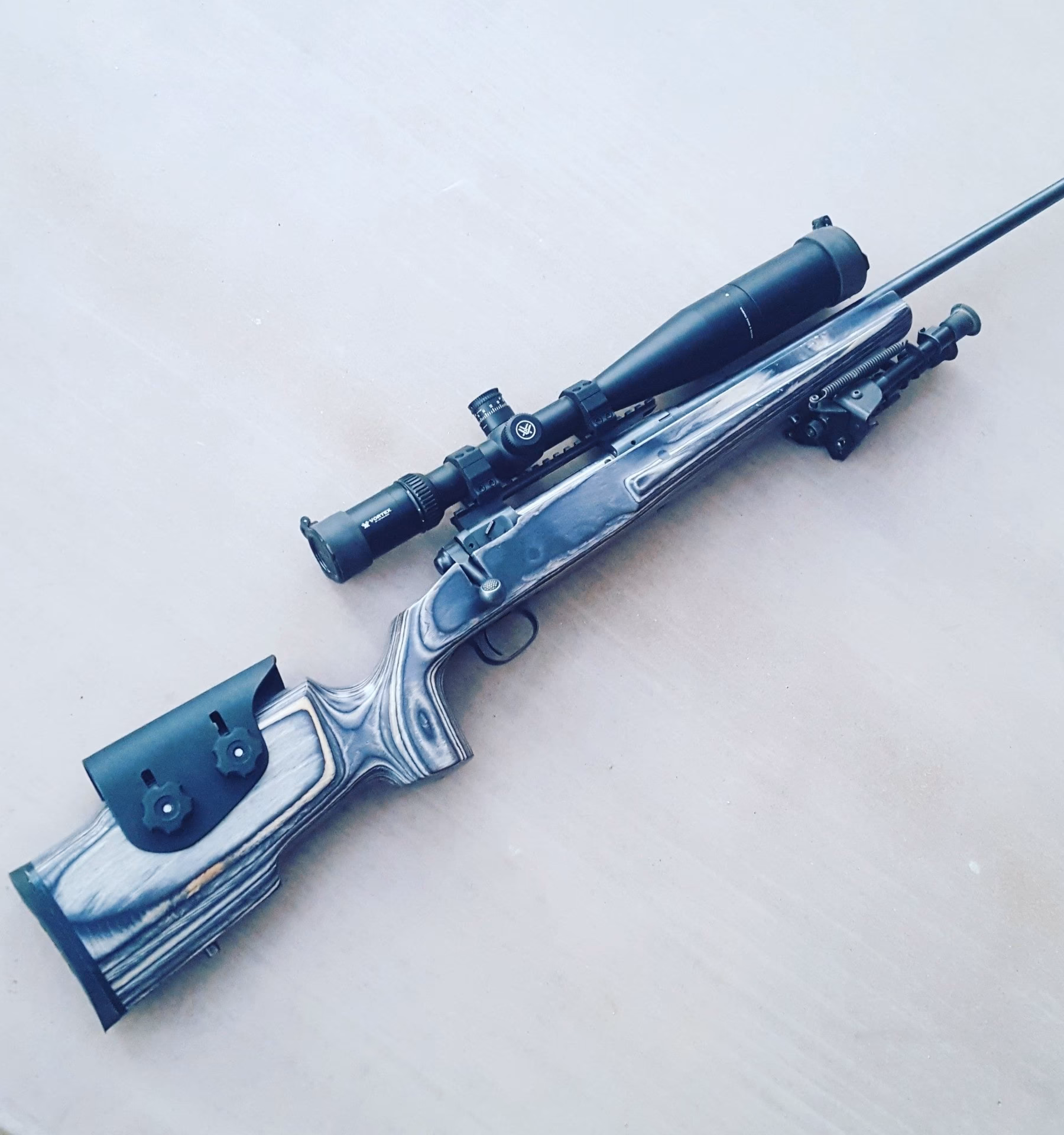 Does Tikka t3x/t1x have a cheek rest?