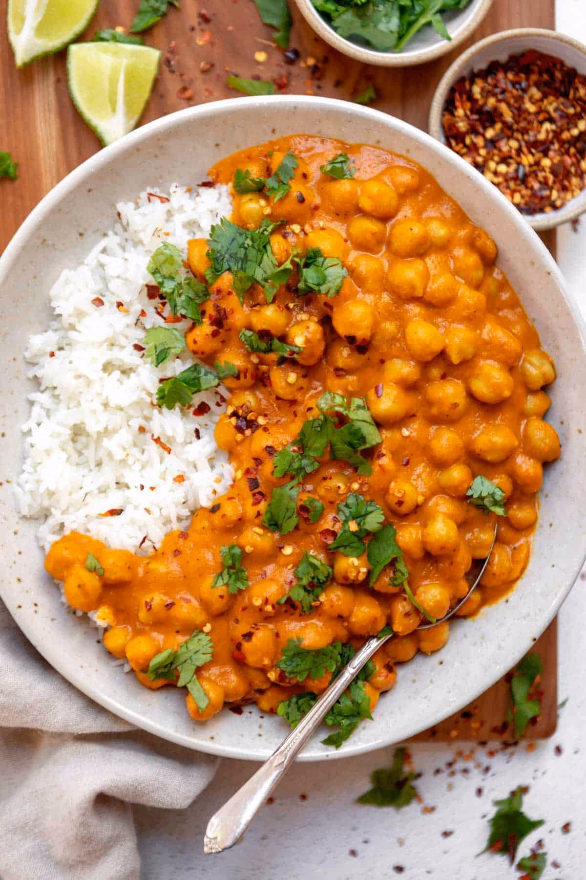 How do you make a curry with chickpeas?
