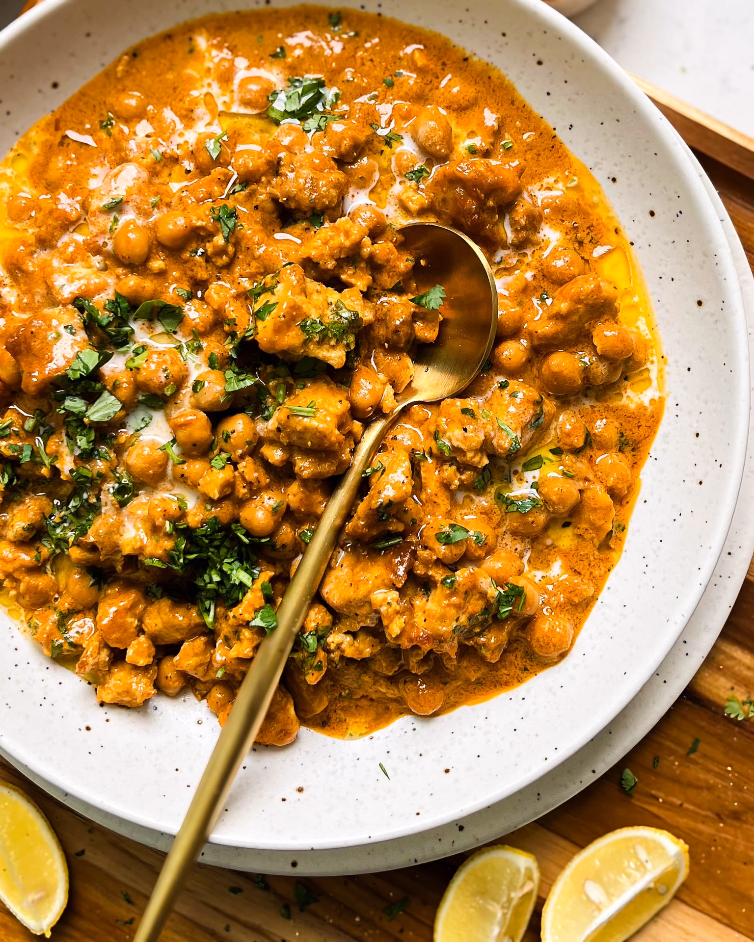 What can I eat with vegan chicken curry?